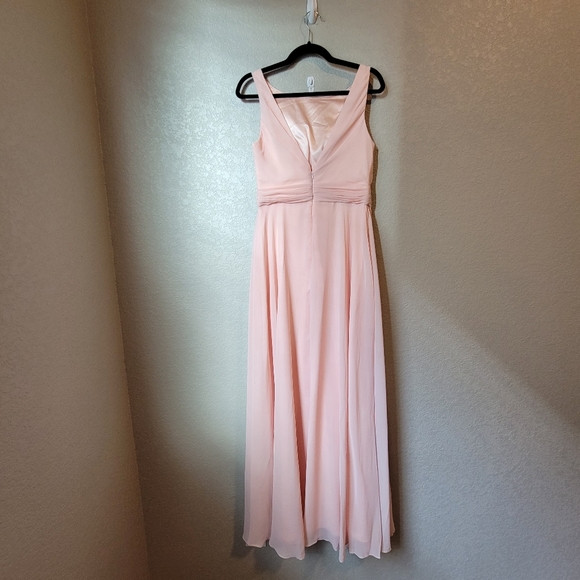 Awei Woman's Bridal Dress - Picture 4 of 10